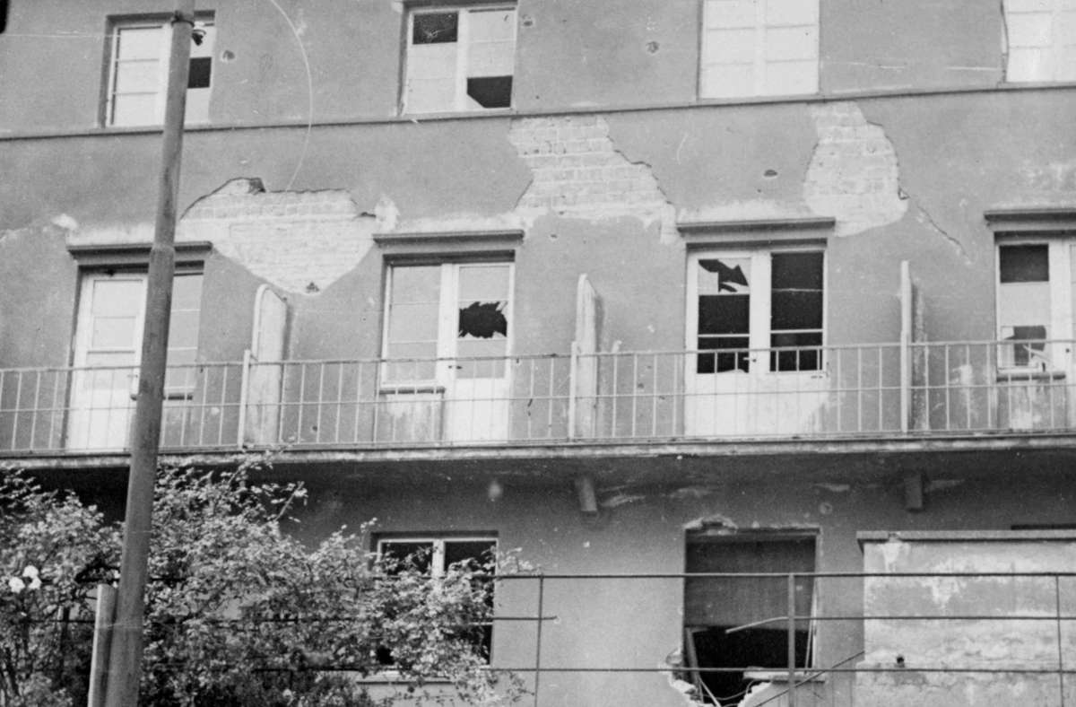 Politisch motivierte Tat: die Spruchkammer in der Stafflenbergstraße nach einem Sprengstoffanschlag im Oktober 1946