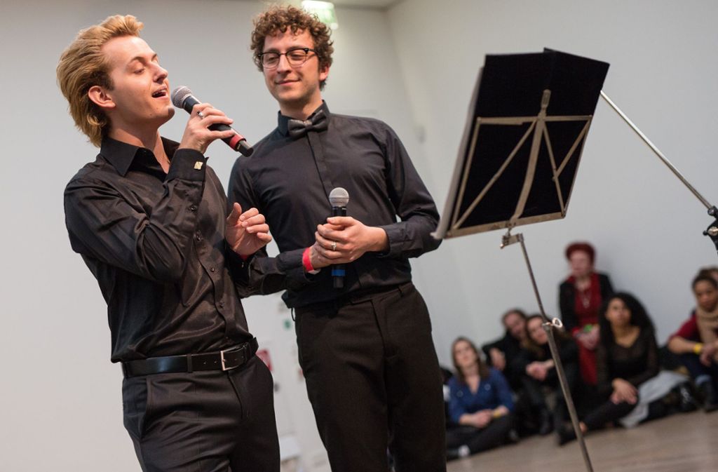 Die „Operette für zwei schwule Tenöre“ wird im Kunstmuseum vorgeführt.