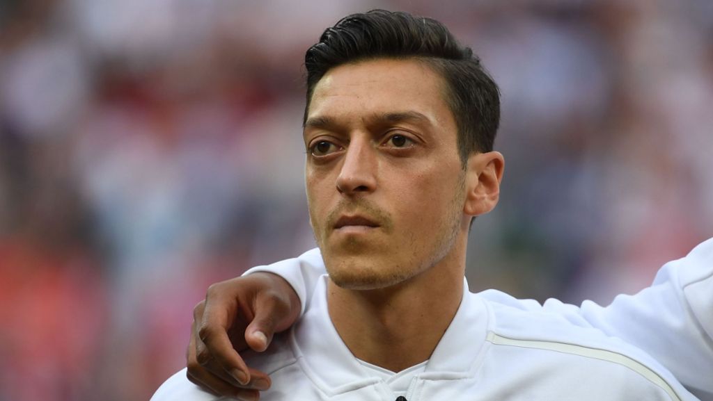  Özil-Berater Erkut Sögüt hat das viel diskutierte Foto des ehemaligen Fußball-Nationalspielers verteidigt – und mehrere deutsche Nationalspieler angegriffen. 