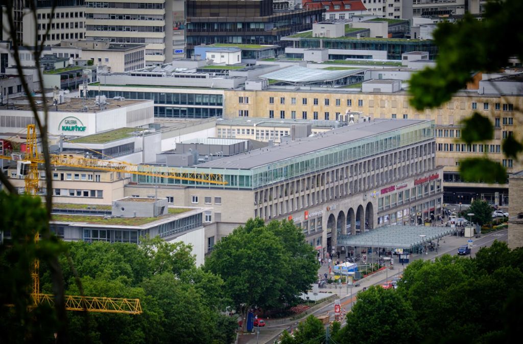 Der Hindenburgbau gegenüber des Stuttgarter Hauptbahnhofs ist seit 2010 namenlos. Foto: Lichtgut/Achim Zweygarth