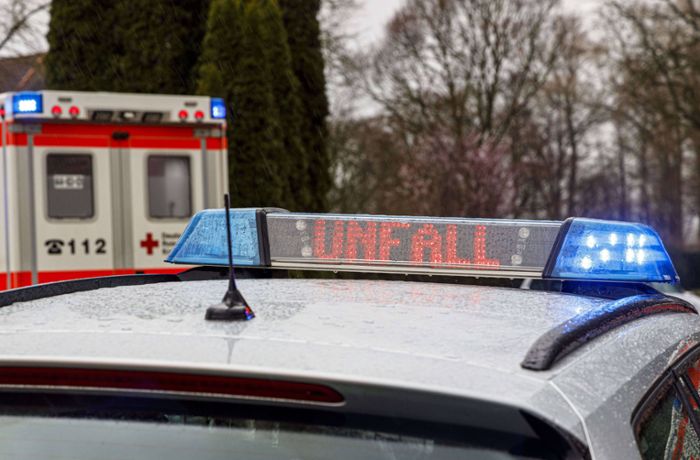Unfälle in Frickenhausen und Kirchheim: Unvermittelt auf die Straße gelaufen – zwei Jungen im Krankenhaus