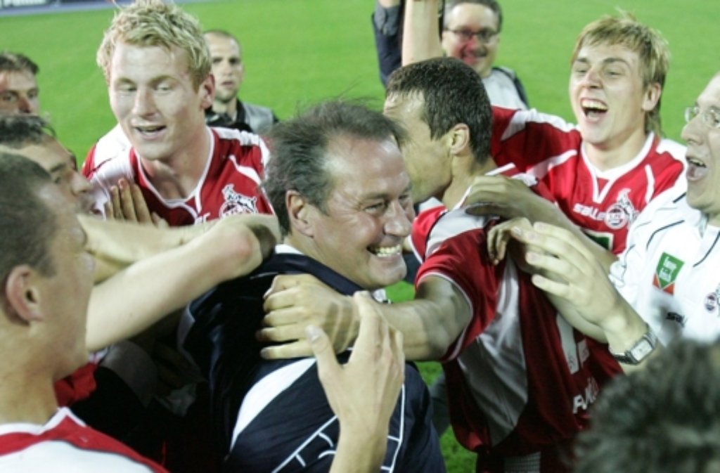 Zur Saison 2004/05 heuerte Stevens beim Bundesliga-Absteiger 1. FC Köln an. Den Geißböcken gelang am Ende der Saison als Tabellenerster der Wiederaufstieg, doch Stevens kündigte seinen Vertrag zum Saisonende, weil seine Frau schwer erkrankt war.