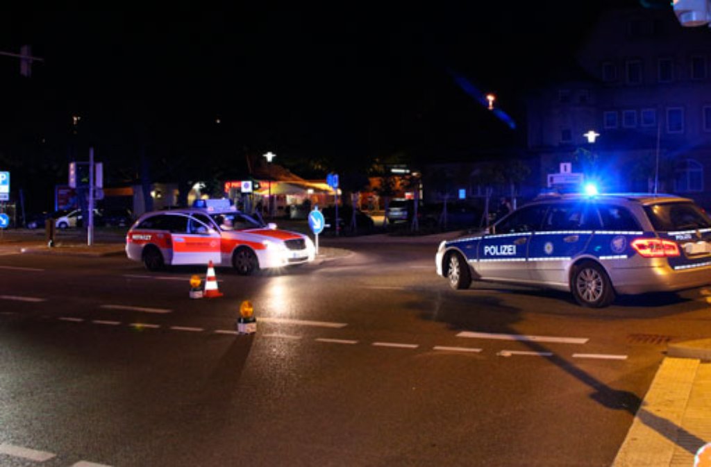 Nach einem tödlichen Verkehrsunfall in Sindelfingen hat die Polizei dringend nach einem unbekannten Ersthelfer gesucht. Es hieß, der Mann könne sich mit dem HI-Virus infiziert haben.