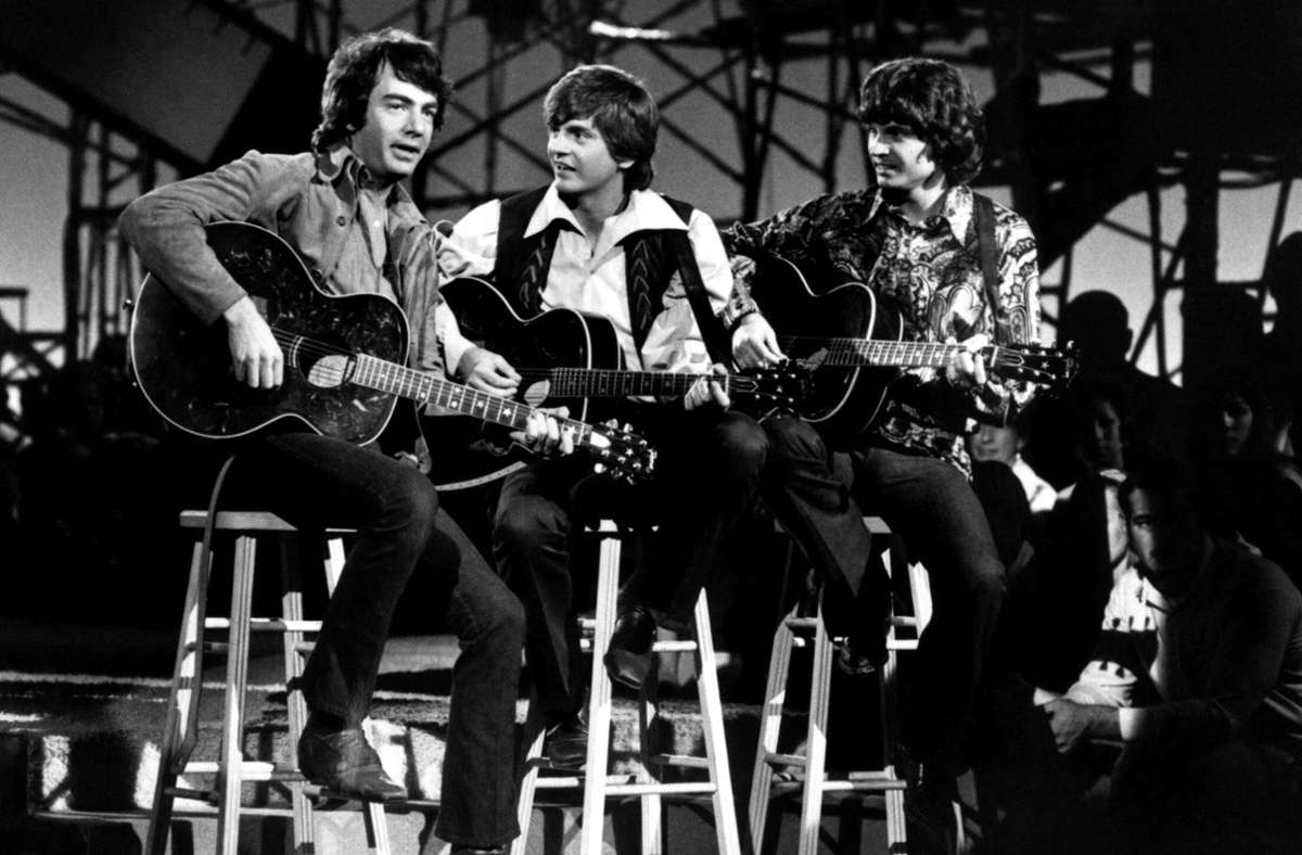Neil Diamond (links) 1970 in der „Johnny Cash Show“ mit den Everly Brothers Phil und Don