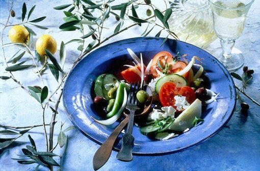 Viel Fisch, Gemüse, Früchte und Olivenöl sind für mediterrane Kost unerlässlich. Foto: dpa