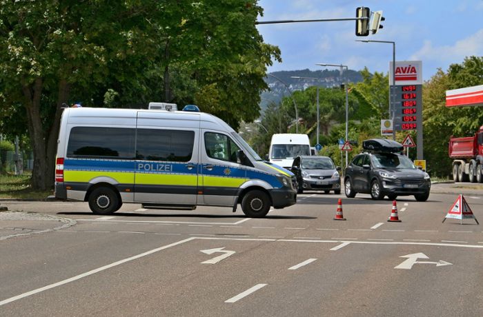 Unfall in Stuttgart-Weilimdorf: Einjähriger von Lastwagen erfasst und schwer verletzt