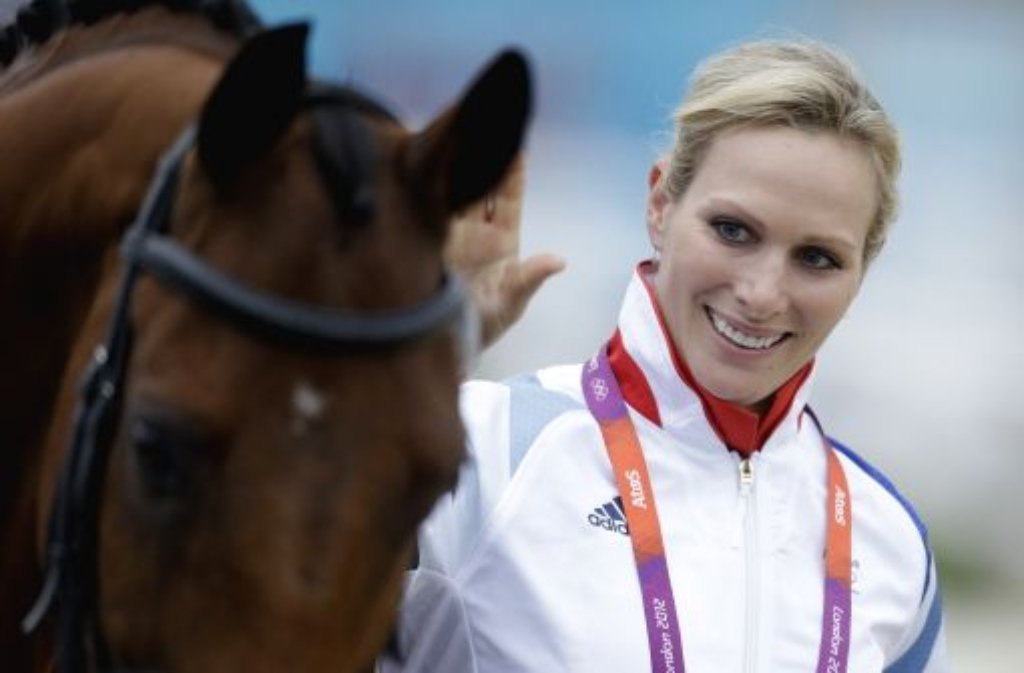 Wenn Queen-Enkelin und Vielseitigkeitsreiterin Zara Phillips mit ihrem Pferd High Kingdom an den Start geht, ...