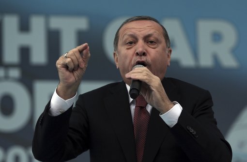 Erdogan will über die Einführung der Todesstrafe abstimmen lassen. Foto: AP
