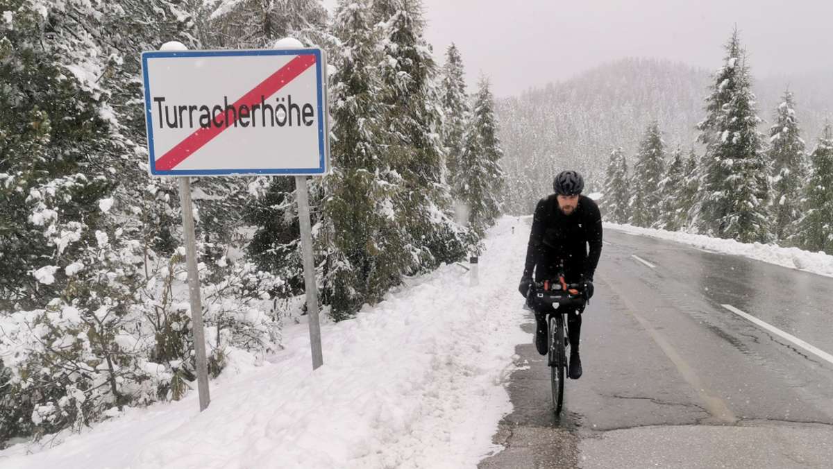 Extremsportler Jonas Deichmann: Der erste Schnee liegt hinter ihm – jetzt geht er in der Adria baden