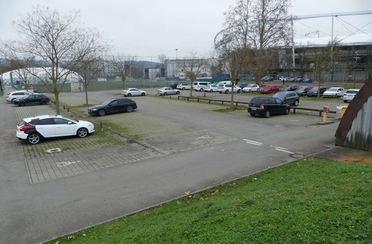 Der Parkplatz des VfL Stuttgart soll als Bauzulieferfläche dienen und steht während der Bauphase nicht zur Verfügung.