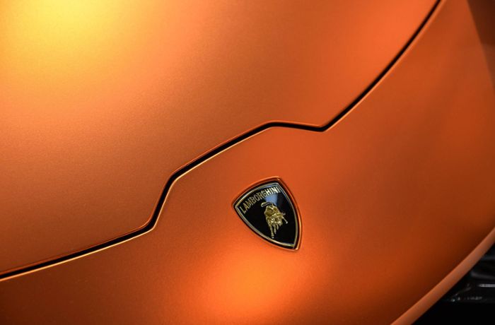 Bei Starkregen Kontrolle über Lamborghini verloren