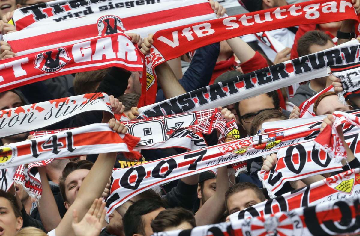 Rückhalt und Antreiber: Über 10 000 VfB-Fans haben am 29. April 2017 ihre Mannschaft nach Nürnberg begleitet. Dieses Spiel dürfte keiner vergessen haben.