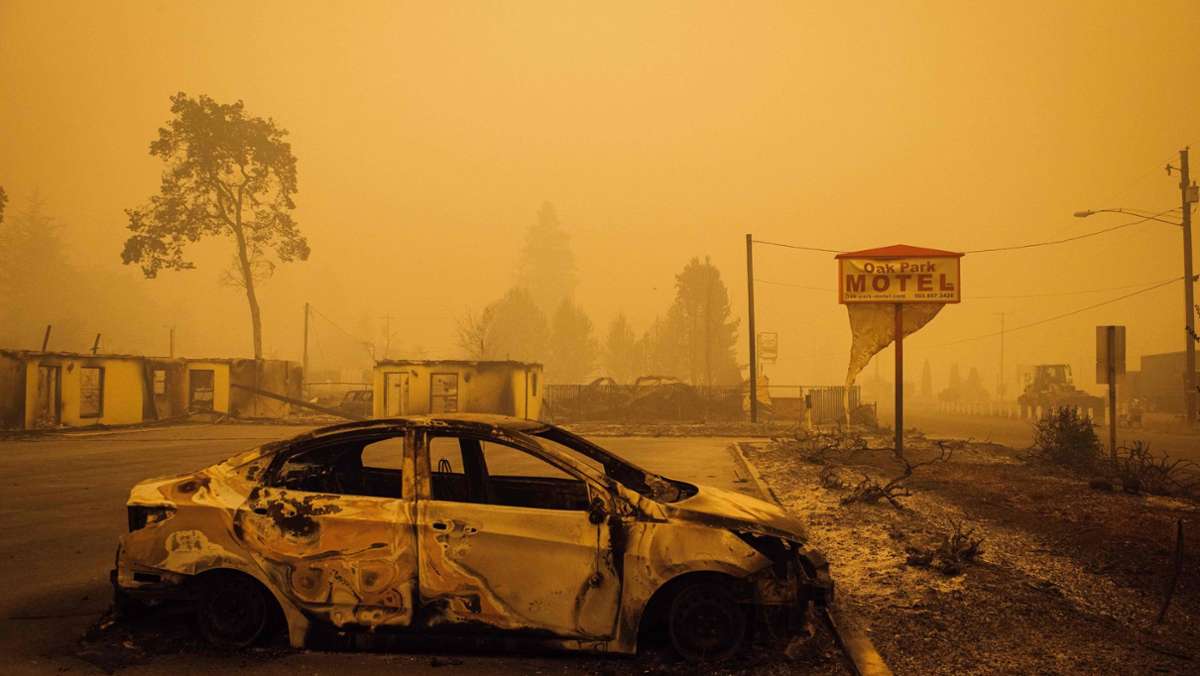 Kalifornien stellt erschreckende Rekorde auf: Waldbrände haben im „Golden Staat“ mehr Flächen zerstört als je zuvor. Auch die Zahl der Opfer steigt. Doch die Feuerwehr macht auch Fortschritte im Kampf gegen das Flammeninferno. 