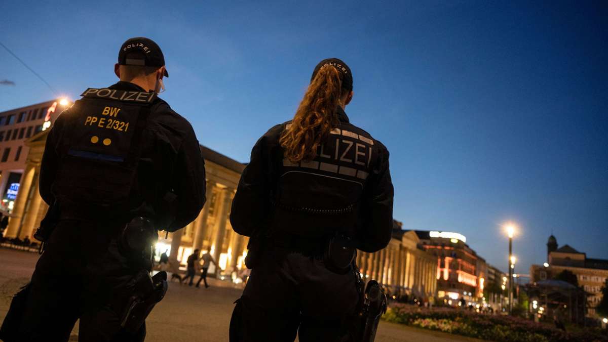  Gewaltdelikte kommen in zwei Stadtbezirken Stuttgarts häufiger vor als anderswo. Allerdings konzentrieren sie sich auf relativ enge Zeitfenster. Unsere Auswertung der Statistik zeigt auch, wie häufig Gewalt gegen Polizei vorkommt. 