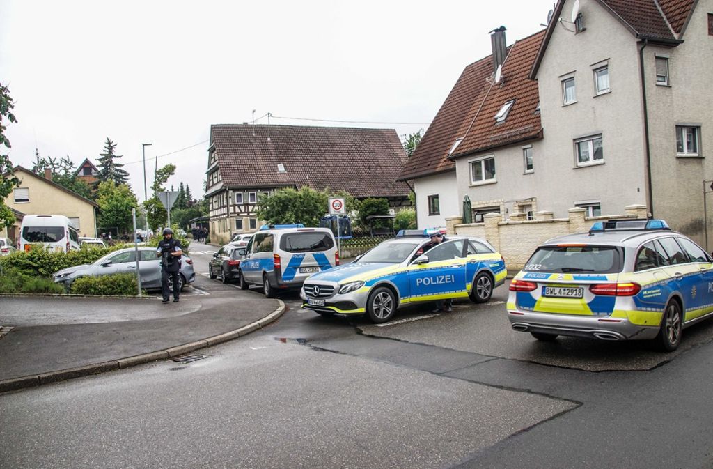 Vier Männer haben einen Großeinsatz der Polizei in Hildrizhausen ausgelöst.