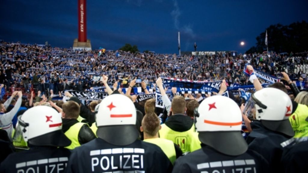Relegation in Karlsruhe: KSC-Fans enttäuscht, aber meist friedlich