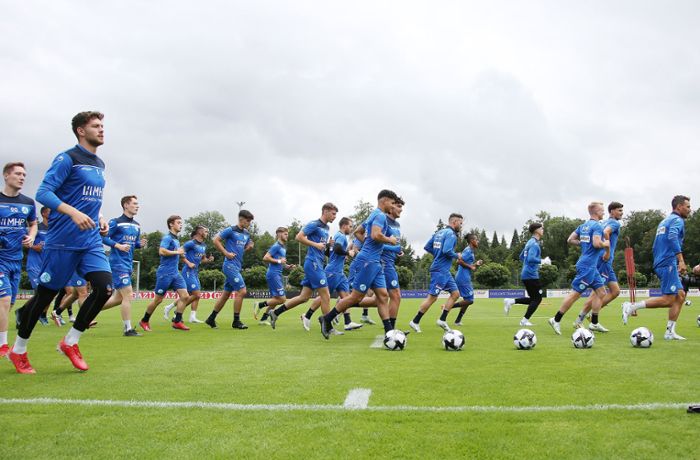 Stuttgarter Kickers: So lief der Trainingsauftakt bei den Blauen