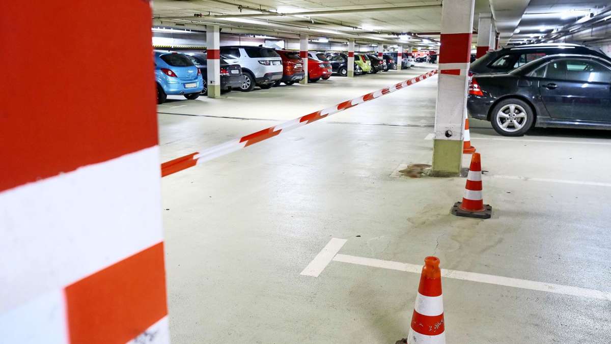 Das nächste Ärgernis in der Leonberger Tiefgarage: Elektroautos müssen  jetzt draußen bleiben