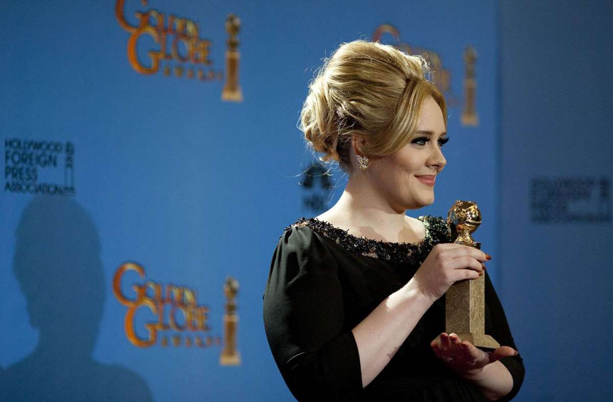 Adele 2013 mit ihrem Golden Globe für den Filmsong „Skyfall“