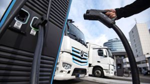 Daimler sichert Werke: Daimler Truck baut Elektro-Antriebe