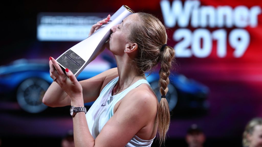  Die Tschechin Petra Kvitova hat beim WTA-Turnier in Stuttgart triumphiert. Im Finale besiegte die zweifache Wimbeldonsiegerin die Estin Anett Kontaveit. 