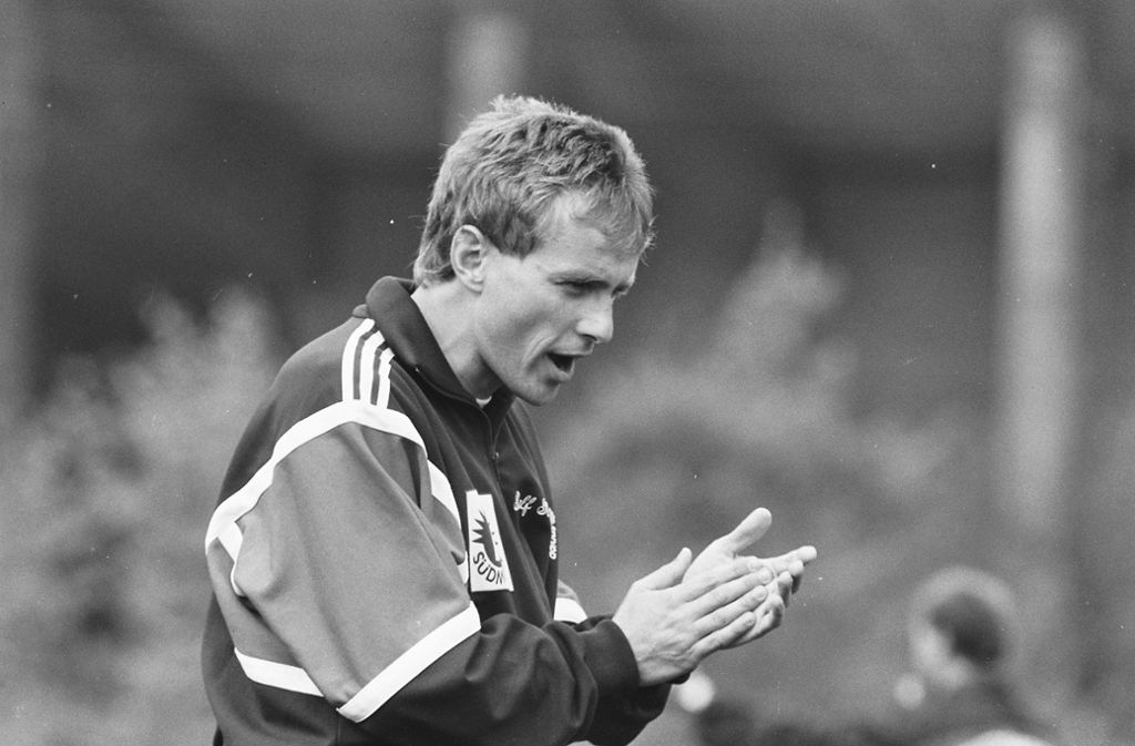 Ralf Rangnick (60) war beim VfB Stuttgart Spieler und Trainer der zweiten Mannschaft, A-Junioren-Coach und Cheftrainer. Von 2006 bis 2011 führte er die TSG Hoffenheim von der Regional- in die Bundesliga. Heute ist er Trainer und Sportchef bei RB Leipzig.