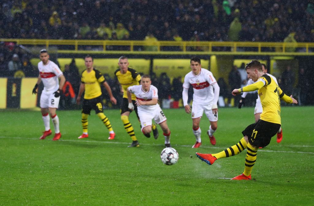 In der 62. Minute erzielt Marco Reus die 1:0-Führung für den BVB.