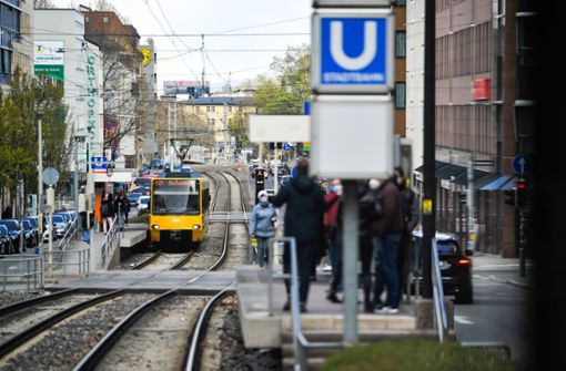 Eine Fahrscheinkontrolle in einer Stuttgarter Stadtbahn führte zu einer Auseinandersetzung. (Symbolbild) Foto: Lichtgut/Julian Rettig