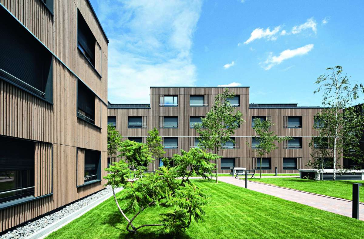 In Rust harmoniert das großzügige Wohnen mit einer nachhaltigen Nutzung: natürliche Materialien, viel Grün und ein ökologisches Energiekonzept.