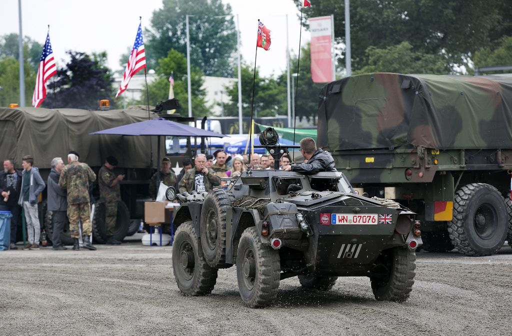 So viele Militärfahrzeuge wie beim Remember Cooke Barracks festival hat man im Stauferpark lange nicht gesehen.