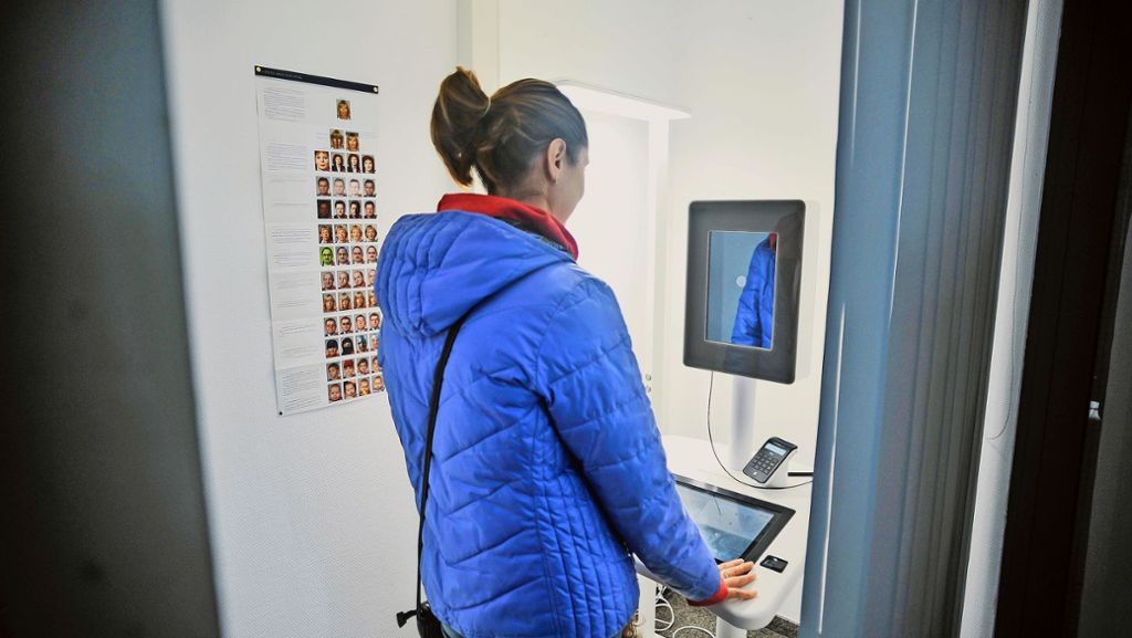 Gesetzesentwurf zum Passwesen: Warum Stuttgart Automaten für Passfotos ablehnt