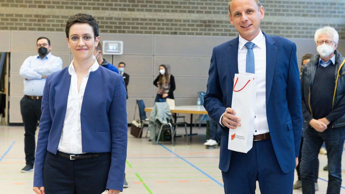  Der 36-jährigen Anna Walther gelingt ein glatter Durchmarsch an die Spitze des Schönaicher Rathauses: Mit 59,9 Prozent der Stimmen lässt sie Mitbewerber Markus Mezger klar hinter sich. Er verbuchte 37,1 Prozent der Voten für sich. Und gab sich als fairer Verlierer. 