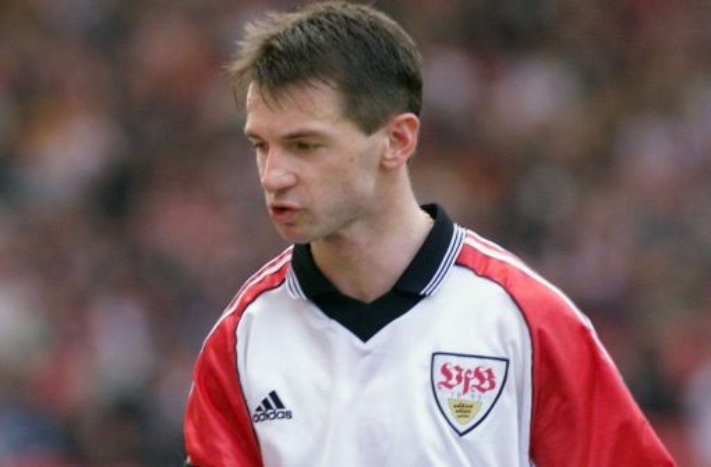 Ja, auch Pavel Kuka hat mal das VfB-Trikot getragen. Beim 1. FC Kaiserslautern einst ein echter Torjäger, kommt Kuka beim VfB auf 20 Einsätze und ein Tor (1999 bis 2000).