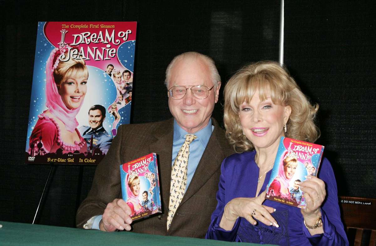 Barbara Eden mit Larry Hagman bei der Präsentation der DVD-Ausgabe der Serie