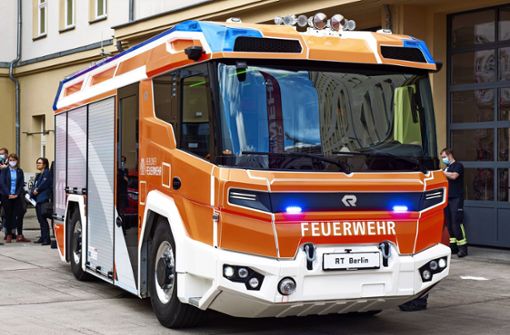 Die Berliner Feuerwehr hat bereits seit 2020 ein elektrisch angetriebenes Löschfahrzeug im Einsatz. Foto: imago/T. Seeliger