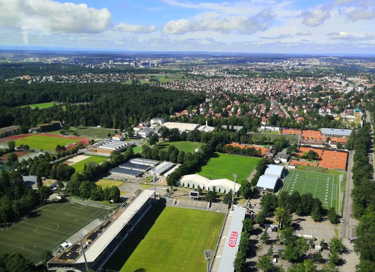 Blick aufs Gazi-Stadion, das älteste Stadion Deutschlands.