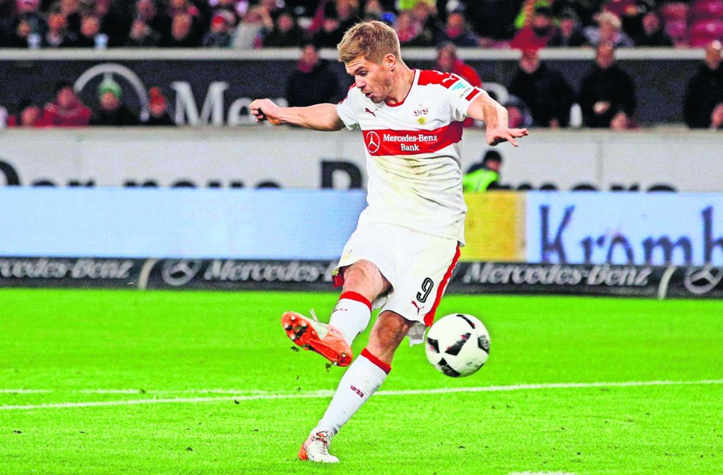 Auf Simon Terodde ist in der zweiten Liga Verlass. Der VfB-Stürmer trifft und trifft. Beim 3:1 gegen den 1. FC Nürnberg am 28. November 2016 in Stuttgart sind es zwei Tore, das dritte erzielt Takuma Asano.