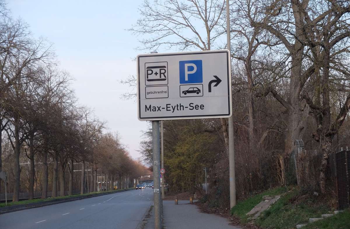 Die Stadt will im neuen Nutzungskonzept eine Bewirtschaftung des Parkplatzes am Max-Eyth-See in Verbindung mit dem Verkehrsstrukturplan.