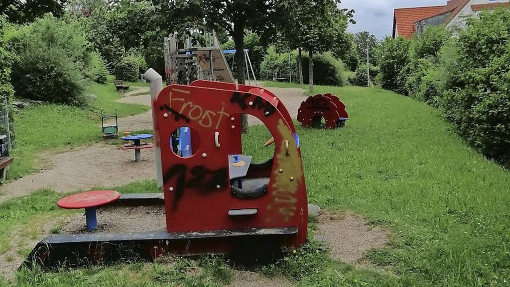 Polizeibericht aus Leonberg: Sprayer verunstaltet einen Spielplatz