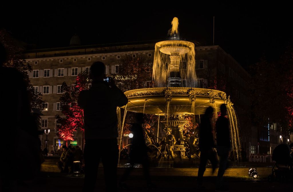 Klicken Sie sich durch weitere Impressionen der langen Einkaufsnacht in Stuttgart.