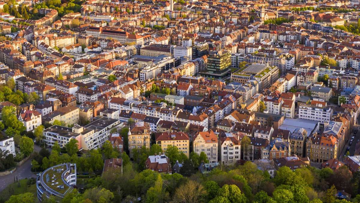  Weil die Nachfrage sinkt, steigen die Mieten in Großstädten wie Stuttgart nicht mehr so stark. Der Nachteil: In den kleineren Großstädten wie Pforzheim ziehen sie umso mehr an. 