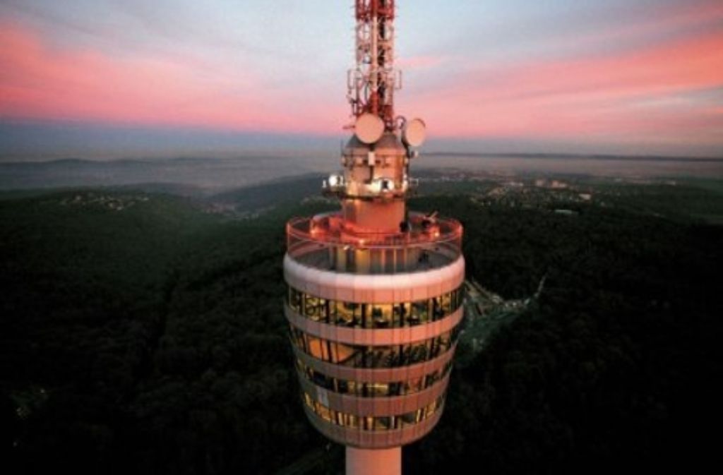 Und was posten die Profis? Die Stuttgart-Marketing GmbH, die um Touristen wirbt, zeigt ebenfalls vor allem Sehenswürdigkeiten. So zum Beispiel den Fernsehturm – dieses aufwendig geschossene Foto ist eines der beliebtesten Stuttgart-Fotos im Netz.