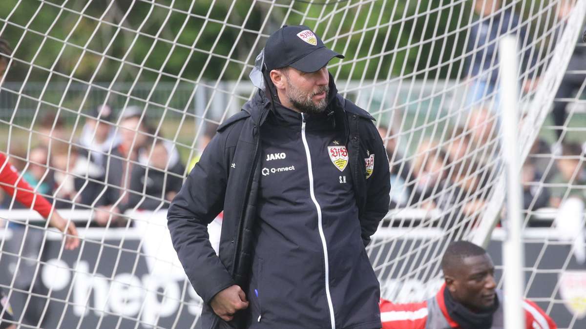 Trainer Sebastian Hoeneß gab eine intensive Spielform als zentrales Element der Einheit vor.