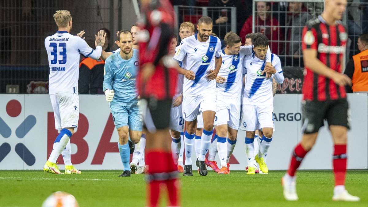  Bayer Leverkusen erlebt im DFB-Pokal die nächste Enttäuschung und scheidet vor heimischer Kulisse im Pokal gegen den Zweitligisten Karlsruhe aus. Ein Aussetzer von Keeper Hradecky besiegelt die Pleite. 