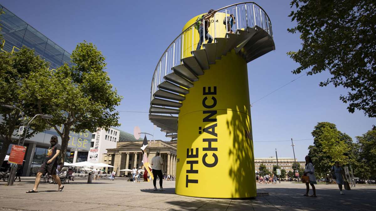 Neue Kampagne in Stuttgart: Was der „The Chänce“-Turm auf dem Schlossplatz zu bedeuten hat
