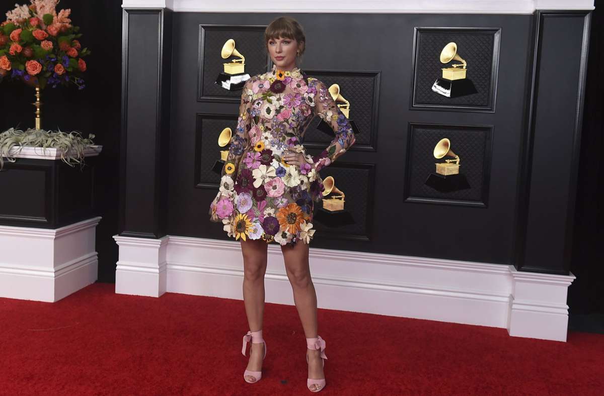 Sängerin Taylor Swift entschied sich an diesem Abend für florales Programm.