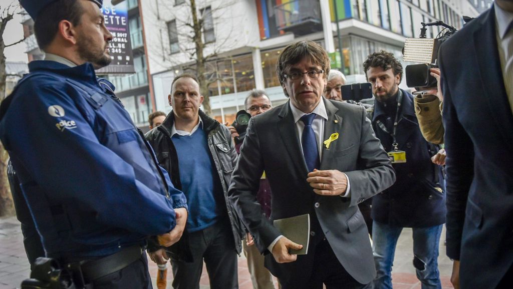 Regionalwahl in Katalonien: Puigdemont zu Treffen mit Rajoy außerhalb Spaniens bereit