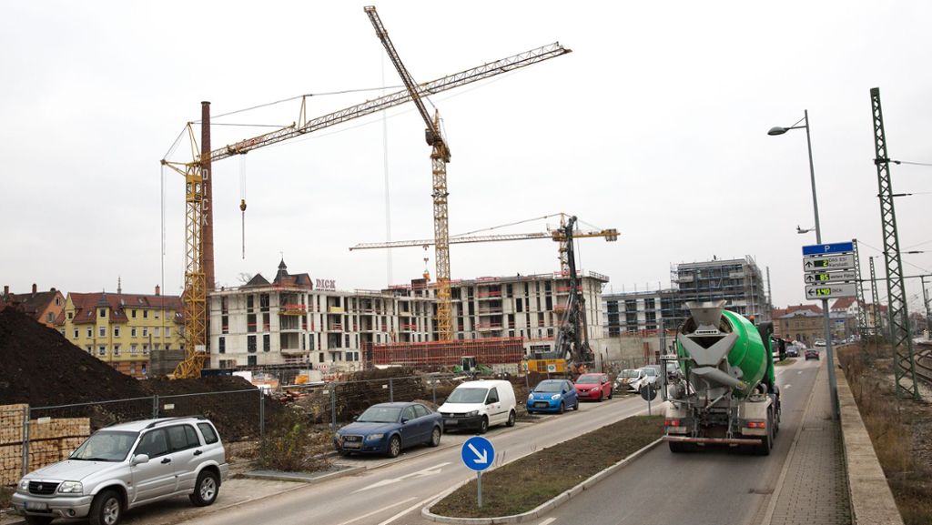 Maschinenfabrik-Esslingen-Straße: Düster, sperrig, als Straßenname ungeeignet