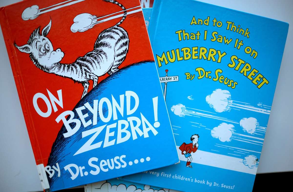 Kinderbücher von Dr. Seuss Sechs Werke wandern in den Giftschrank