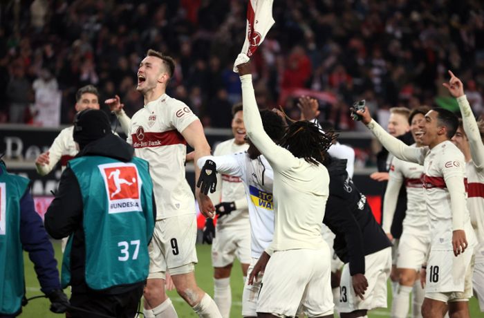 VfB Stuttgart gegen Borussia Mönchengladbach: Profis feiern  Sieg im Netz – Mislintat schreibt über Endo